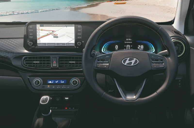 Connected type 20.32 cm (8”) HD infotainment with digital cluster